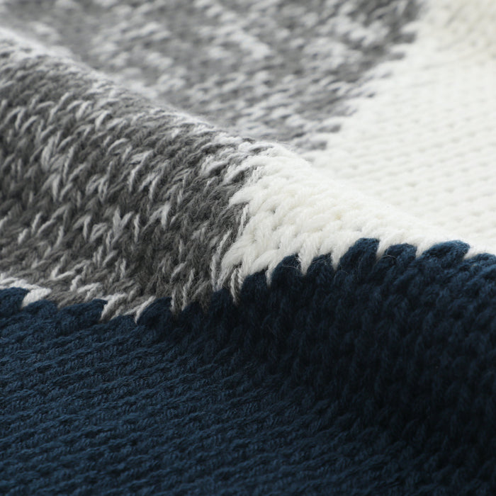 Cushion Cover At Geometrical Knitt